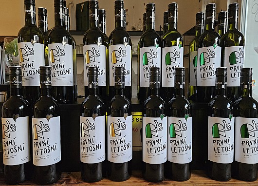 První letošní - Muller Thurgau + Chardonnay 2024 ANNOVINO LEDNICE